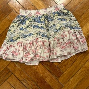 Katiejnyc adorable skirt in great condition